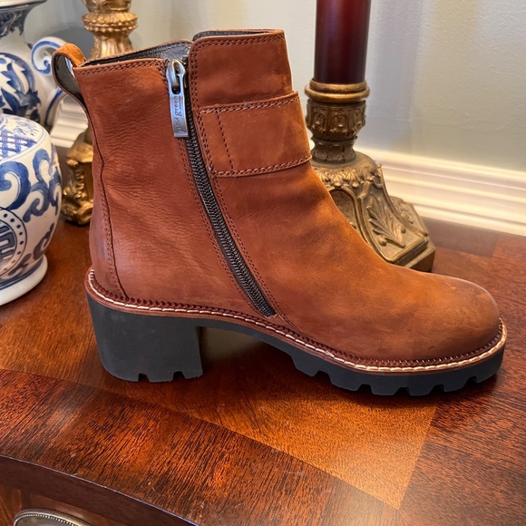 EUC Paul Green Cimarron Nubuck Boots Booties Cognac Brown Size 4 or US 6.5 - Picture 3 of 4